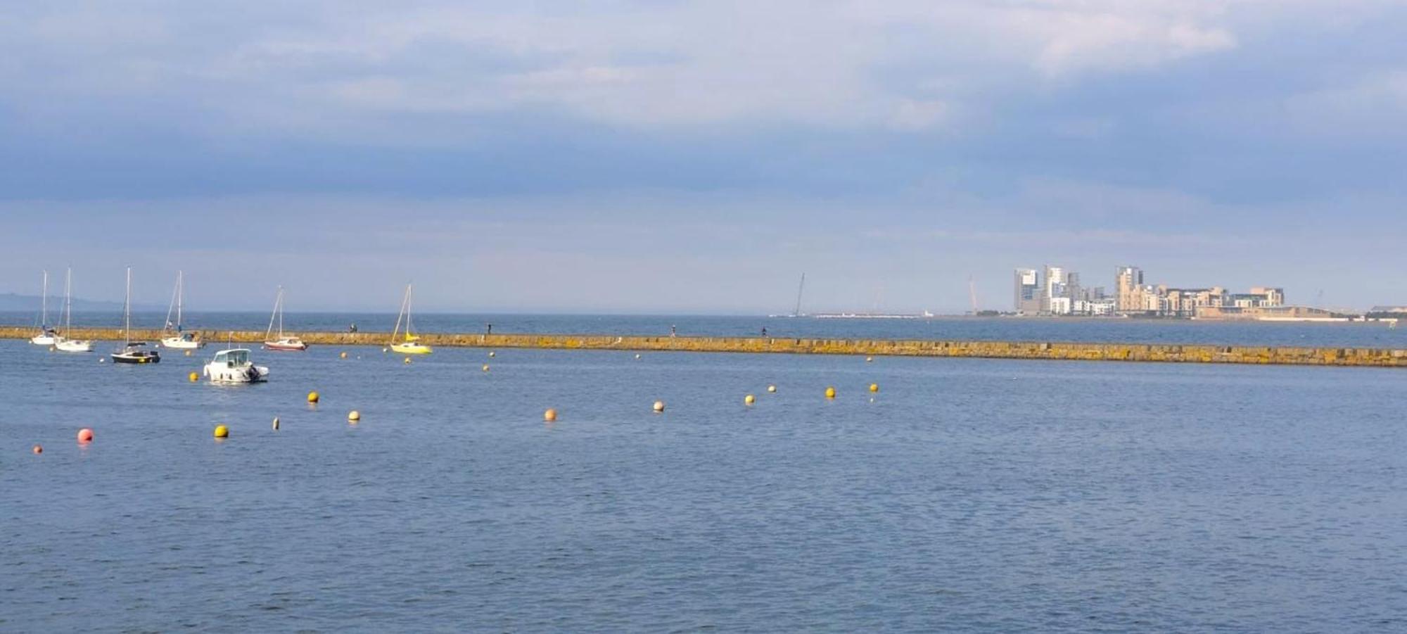 Lovely Sea Rooms, Easy Access To Centre & Airport Edinburgh Exterior photo